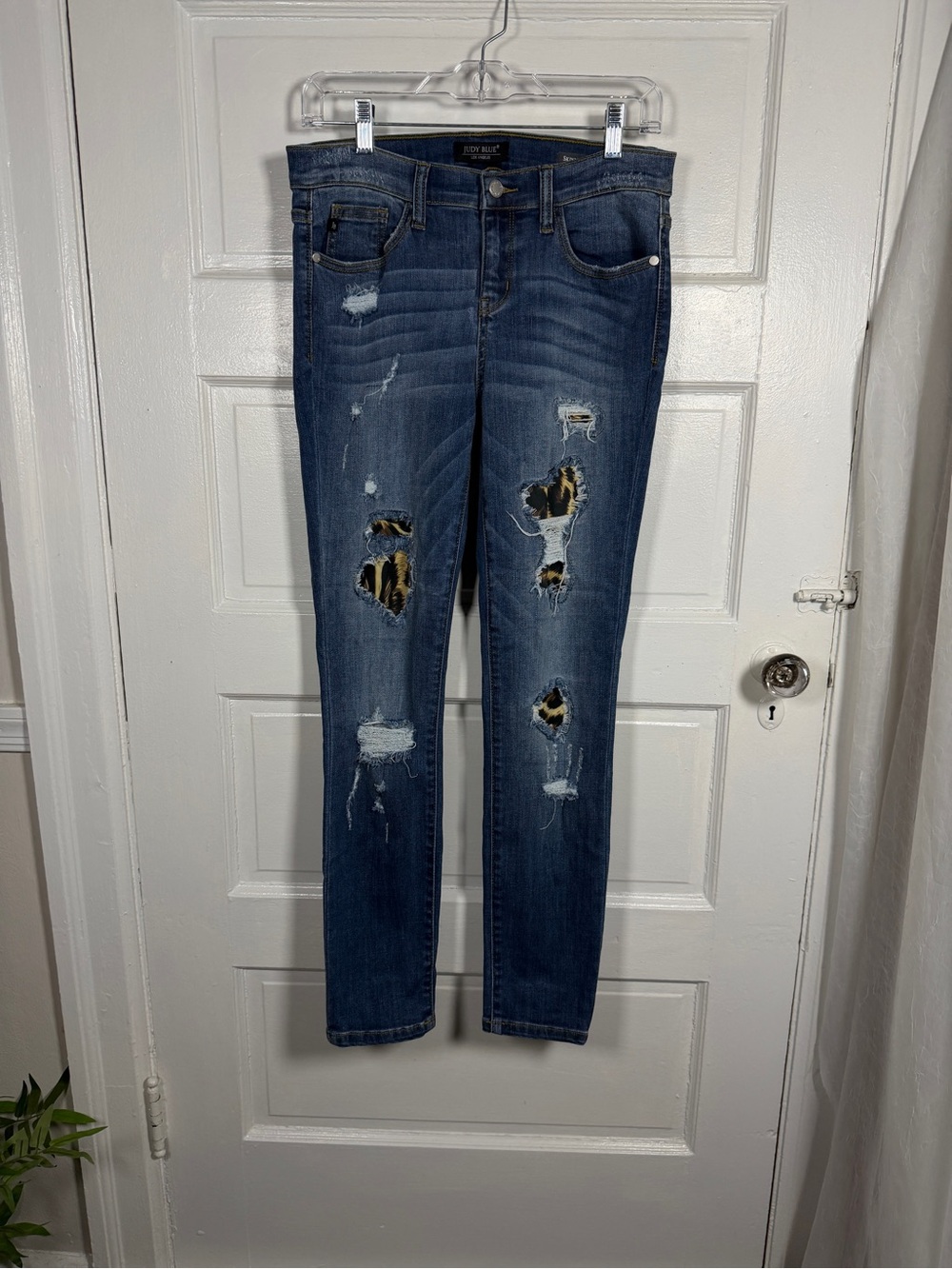 Judy Blue Dark Blue Skinny Jeans Distressed Leopard Patch Faded Whiskered Denim - Picture 11 of 17